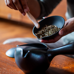 CHIRAN Hojicha Roasted Green Tea — Award-Winning Loose Leaf 50g (~25 Cups) | By Grade 6 Tea Master | Low Caffeine | Imported from Kagoshima, Japan